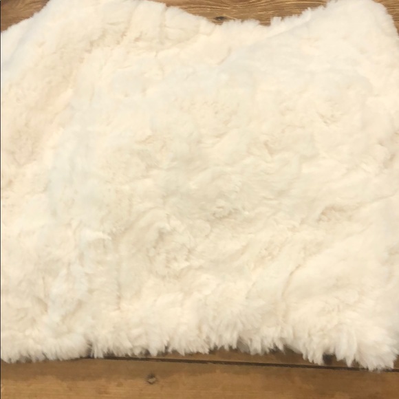 Urban outfitters soft white circle scarf NWOT - Picture 3 of 4